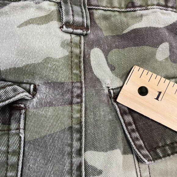 Old Navy Youth boys camo cargo shorts size 14 - Picture 2 of 9